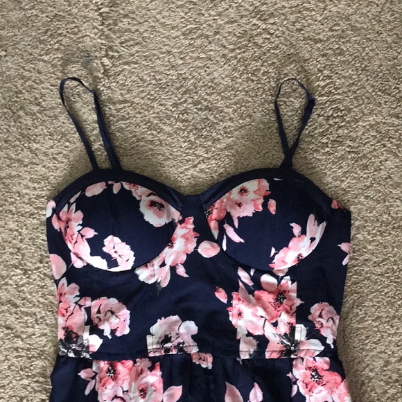 floral maxi dress - Picture 2 of 4